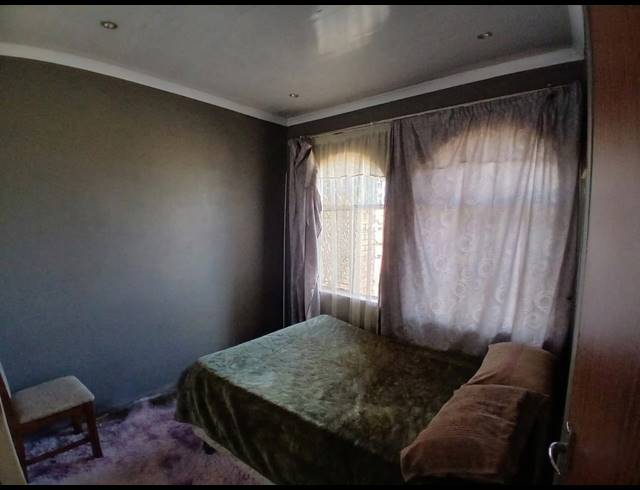 3 BEDROOM HOUSE FOR SALE IN SEBOKENG ZONE 17